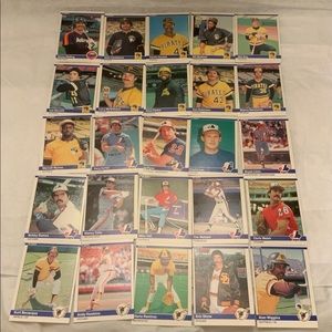 Bundle of Baseball Cards Lot 17